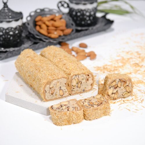 راحة الحلقوم الملفوفة بالبقلاوة وكريمة اللوز